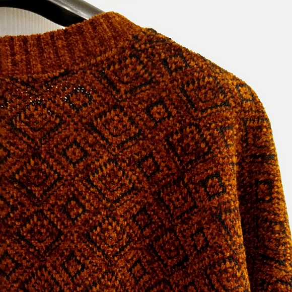 3XT Signature-Carrington sweater - NWT - Picture 5 of 7